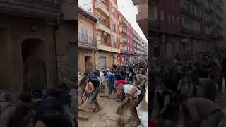 ESPECTACULAR trabajo de voluntarios y vecinos en MASSANASSA [upl. by Lrat]