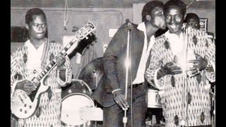 Thione Seck avec LOrchestra Baobab  Mouhamadou Bamba Live Senegal TV 1980 [upl. by Varien949]