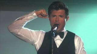 Vincent NICLO chante quotCavaliersquot à Nice [upl. by Sissie]