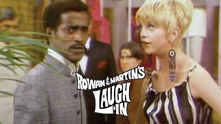 Sammy meets Goldie LAUGHIN S1 Ep 10 John Wayne Sammy Davis Jr Goldie Hawn ROWAN amp MARTINS [upl. by Hart]