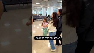 Bromas en el aeropuerto pt1🤪✈️ con LARACAMPOS y LosMeniquesDeLaCasa [upl. by Ecirpak168]