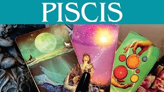 ♓ PISCIS 🔥 Madre mía esta loquito de amor por ti pero cree que tu lo vas a rechazar [upl. by Novi]