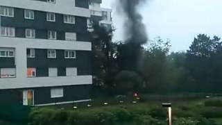 Voiture brûlée à la Grand Mare à Rouen  vidéo Thierry Bégoud [upl. by Northington825]