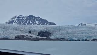 Mein Schiff 7 in Spitzbergen Billefjord Gletscher Pyramiden Gletschercocktail [upl. by Ragucci796]