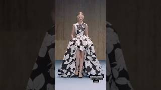 Carolina Herrera Spring Summer 2025 en New York Fashion Week fashionshow nyfw fashionweek [upl. by Theola]