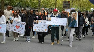 Marche blanche pour Lilian Dejean lemployé municipal tué à Grenoble  AFP [upl. by Nyer]