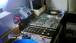 Allen amp Heath Xone 96 vs Ecler WARM2  Analogue DJ Mixer Sound shootout [upl. by Rauch]