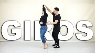 4 Giros  Figuras básicas de BACHATA  Como bailar Bachata  Aprende a bailar con Alfonso y Mónica [upl. by Assehc]