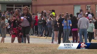 Students parents describe chaotic tense moments after the shooting at Olathe East [upl. by Enilegna]