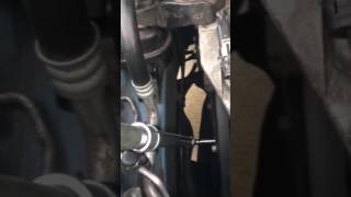 2006 Kia Sedona Alternator Install Tip [upl. by Funch912]