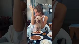 Çağla Şıkel köpeğiyle birlikte mozaik pasta tarifi verdi [upl. by Zelda]