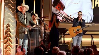 Alan Jackson Accepts ACM Poet of the Year Live from the 17th ACM Honors [upl. by Lepper]