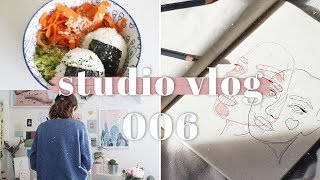 STUDIO VLOG 006  Mon nouveau métier de la sérigraphie et du dessin sur une chemise de friperie [upl. by Essirahc]