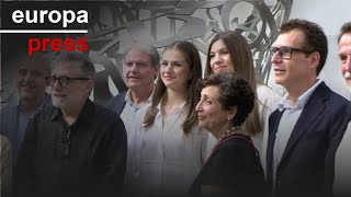 La Princesa Leonor y la Infanta Sofía llegan a su visita al taller de Jaume Plensa [upl. by Wernher599]