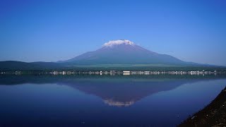 朝の山中湖に映り込む富士山 [upl. by Ytirehc387]