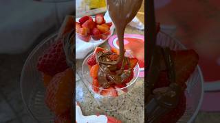 🍓🍫MILK CHOCOLATE COVERED STRAWBERRIES  happyvalentinesday easyrecipes [upl. by Mandy]