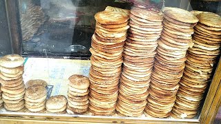 Famous Bangladeshi Street Food Bakarkhani Making Fresh Hot in Clay oven [upl. by Hickie]