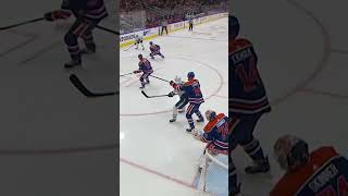 Matthews 1️⃣ McDavid 0️⃣ just 27 SECONDS in [upl. by Hgielac]