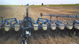 Kinze 2600 planting corn [upl. by Aerdma]