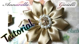 Tutorial Kanzashi con nastro di raso  Fabric flower tutorial [upl. by Darryn]