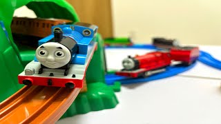 Thomas the Tank Engine ☆ Big swooping mountain and rainbow bridge [upl. by Paten]