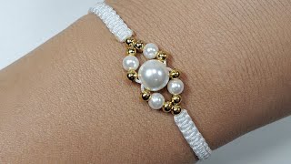 DIY Pulsera con perlas y cuentas fácil ❤️  Pulseras de Moda✔️ [upl. by Zelazny]