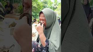 Reaksi Ara Liat Nenek Menangis Sedih Liat Mbah Meninggal Dikubur Nin Sabar Ya Ara Sayang Nin 😢👵❤ [upl. by Ardnuahsal948]