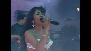 Selena  Amor Prohibido Live From Astrodome 1994 SelenaQOfficial [upl. by Quickman]