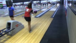 Diandra Asbatys 4Step approach at the 2011 World Bowling Cup in South Africa [upl. by Enaerb]