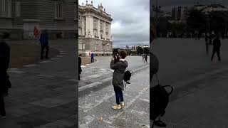 El PALACIO REAL DE MADRID COLGÓ ESTA MANTA españa mexico RELACIÓN ROTA MÉXICO ESPAÑA [upl. by Suirrad57]