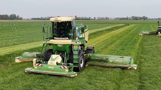 Eerste snee gras met de twee nieuwe Krone BiG M 450 van Loonb Wieringa Bedum [upl. by Hokanson555]