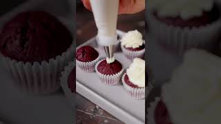 Sallys Mini Red Velvet Cupcakes intersparsally backen sallyswelt [upl. by Notna]