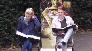 Froukje de Both amp Bas Muijs lezen voor Repelsteeltje  11112017  Efteling Voorleesdagen [upl. by Loesceke]