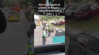 Motociclistas y agentes de tránsito protagonizan enfrentamiento en avenida de Ibagué [upl. by Asyar788]