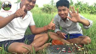 Delicious  Hungry with two brothers cooking squid and eating fall down the tear [upl. by Lunn]