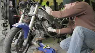 Suzuki RGV 250 Engine Rebuild VJ22 [upl. by Eam587]