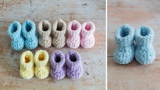 CHUNKY Yarn  EASY Crochet Baby Booties Tutorial A Very QUICK Project [upl. by Zedecrem]