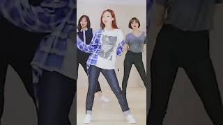 TWICE quotSIGNALquot DANCE VIDEO 임나연 Nayeon FanCam [upl. by Vedis267]