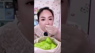 CRISPY CRUNCHY GREEN ICE EATING asmr satisfying iceeatingamsr asmrice mukbang💚❄️✨🫠 [upl. by Ainslie]