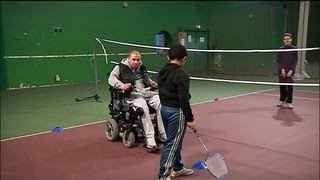 Professeur de sport tétratplégique quotJe ne vois même pas son handicapquot selon un élève  0203 [upl. by Pry]