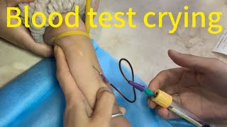 幼児の採血Blood test crying [upl. by Ezechiel]