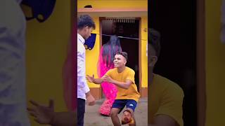 Sala lon chukane aaokat nahi long le leta hai  😃 funny comedy short shortsfeed varel [upl. by Atekram555]