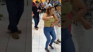 Yego amover el cuchumbo la corazón bello 💃😂 baile bailelibre shortsviral dance shortsfeed [upl. by Yleoj995]