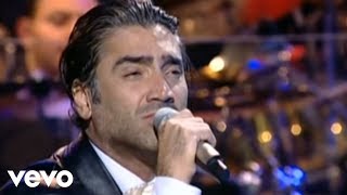 Alejandro Fernandez  Como Quien Pierde Una Estrella En Vivo [upl. by Prudie582]