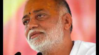 Radha Krishna Radha  Pujya Morari Bapu [upl. by Nirot]