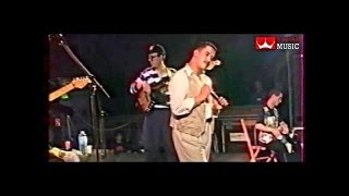 Cheb Hasni  Ma Nssiteha Live en France [upl. by Naejarual]