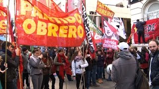 Frente al Rectorado de la UBA protesta contra un presupuesto con “0” por ciento de aumento [upl. by Nahtnoj583]