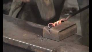 fabrication dun tire bouchon artisanalwmv [upl. by Ettigirb]