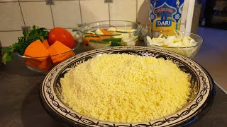 Cuisson de la semoule de couscous à la vapeur  la méthode traditionnelle dans un couscoussier [upl. by Annairba]