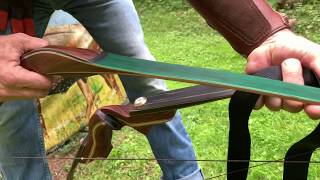 How to string and unstring a traditional bow Henry Bodnik‘s Archery Basics [upl. by Kemppe]